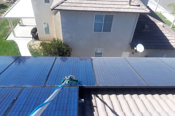 Solar Panel Cleaning Services 3.jpg
